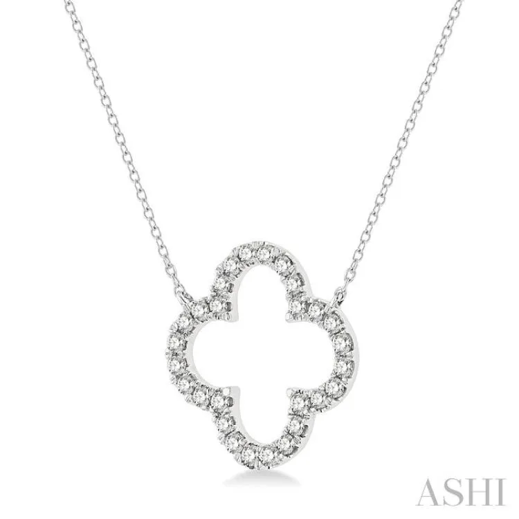 1/2 ctw Clover Round Cut Diamond Necklace in 14K White Gold