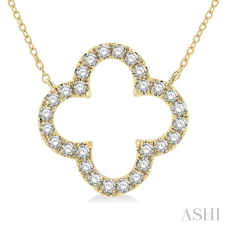 1/2 Ctw Clover Round Cut Diamond Pendant in 14K Yellow Gold