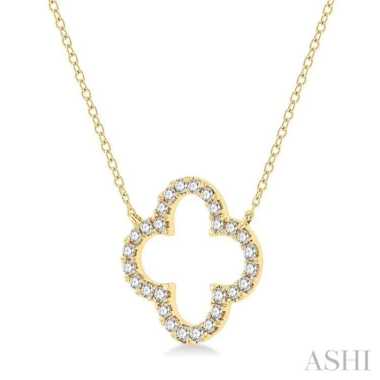 1/2 Ctw Clover Round Cut Diamond Pendant in 14K Yellow Gold