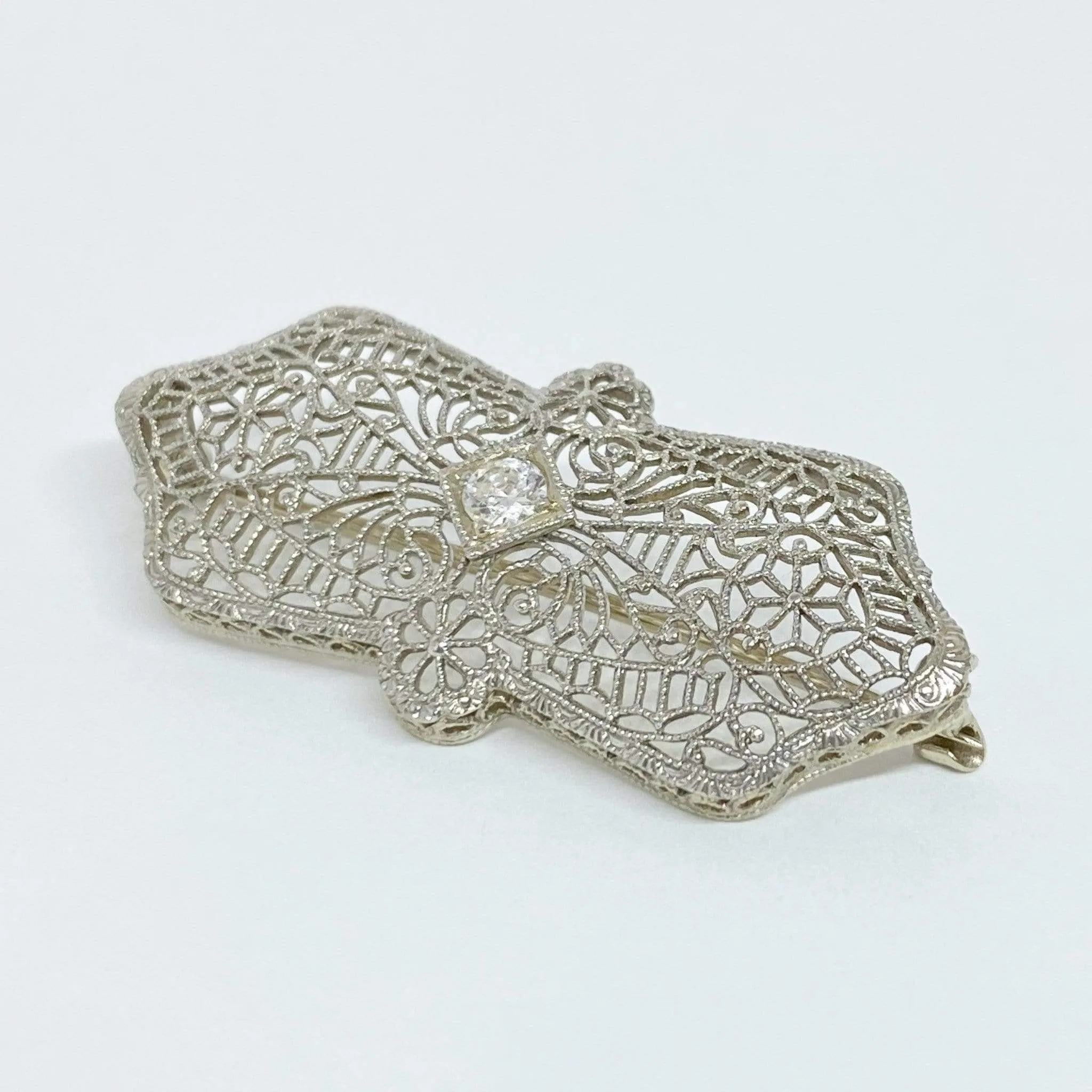 14KW .10ctw Filigree Diamond Pin Brooch