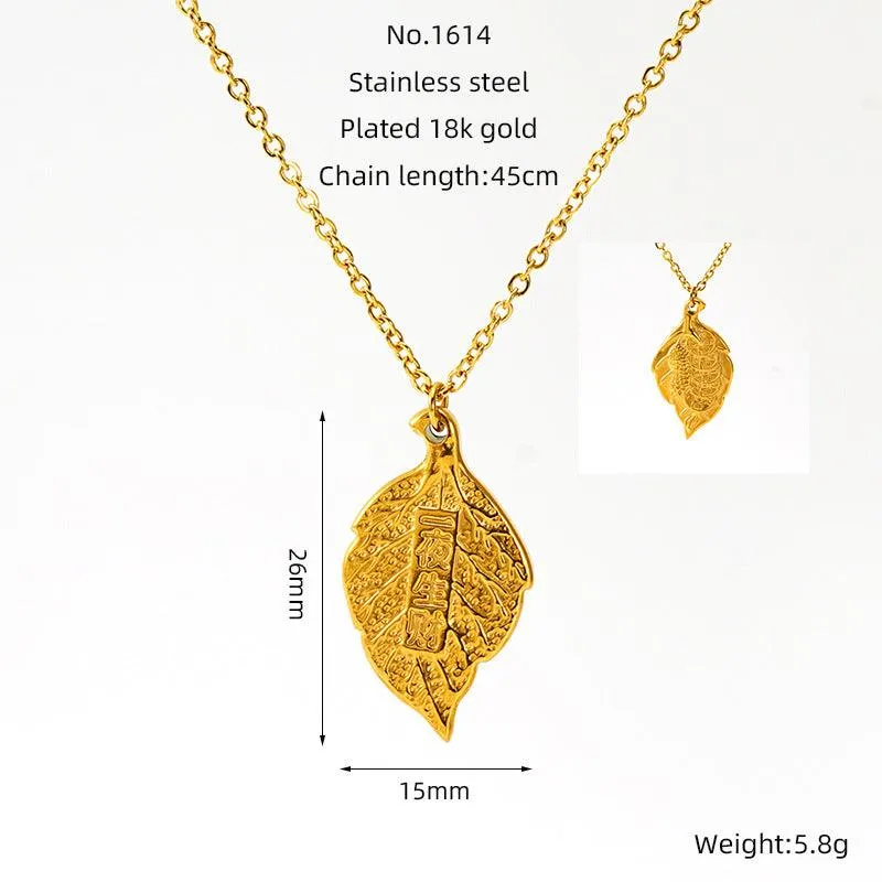 18K Gold Plated Leaf Pendant Necklace – Elegant Chain for Everyday Style