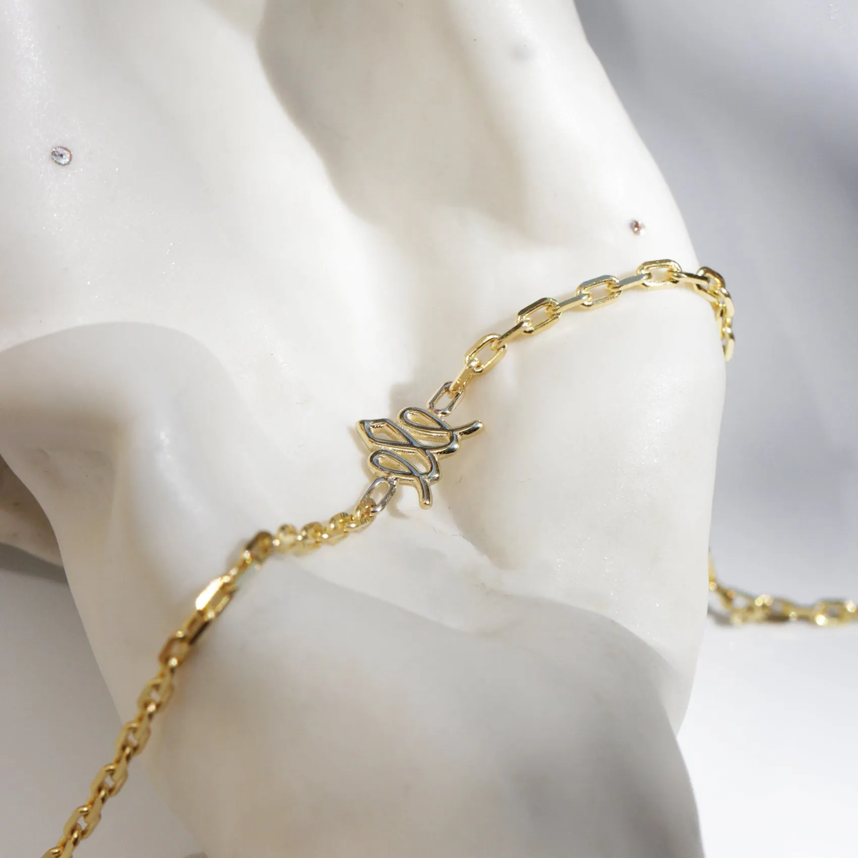 Crown gold chain bracelet