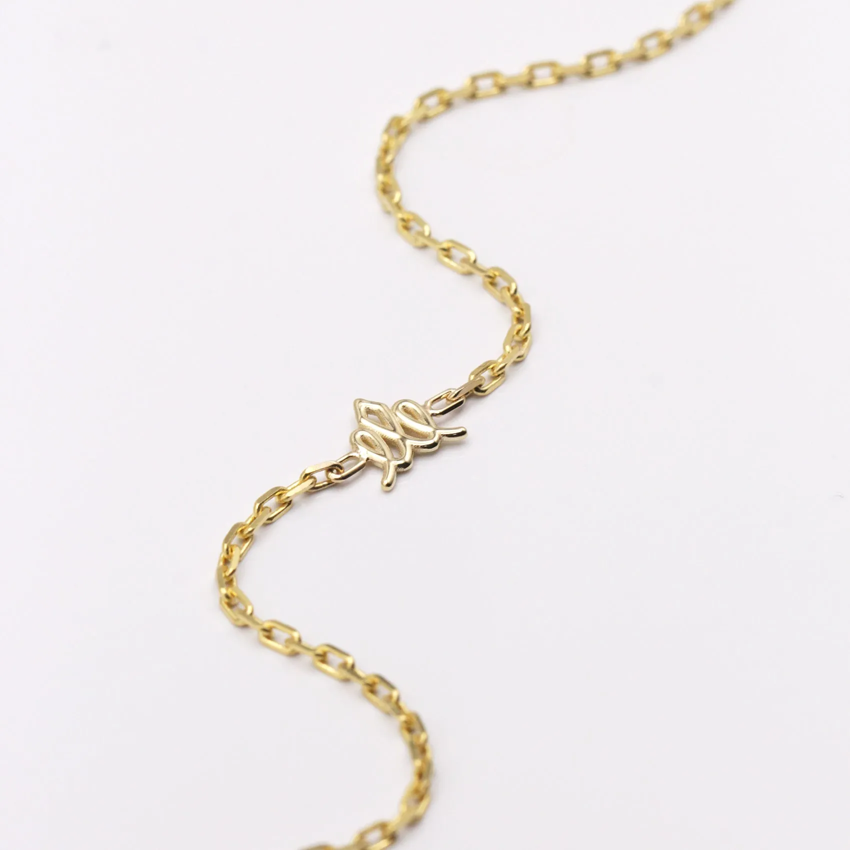 Crown gold chain bracelet