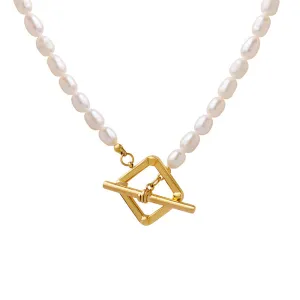 Delicate Freshwater Pearl Necklace with Gold-Plated T Buckle