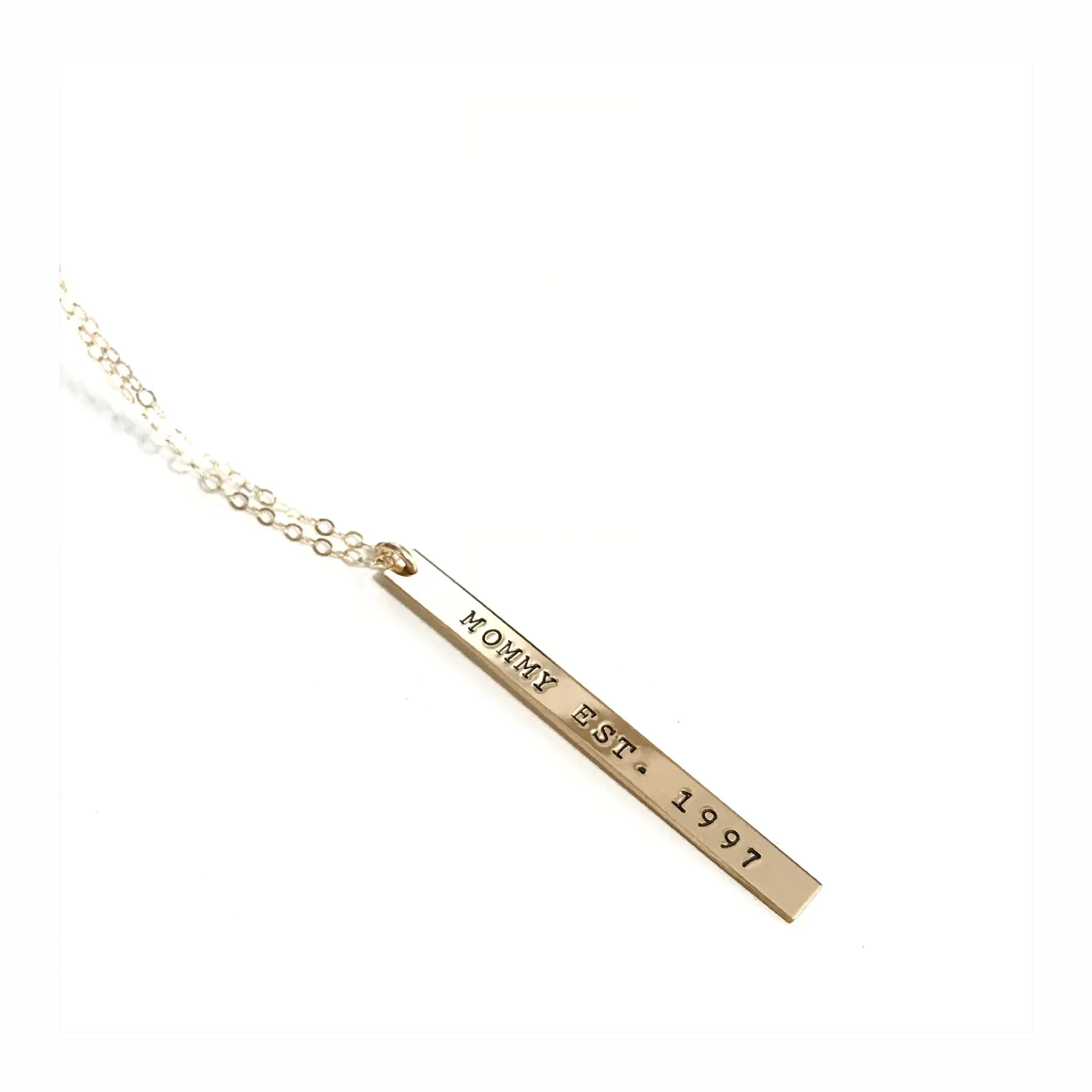 GRACEFUL VERTICAL BAR NECKLACE