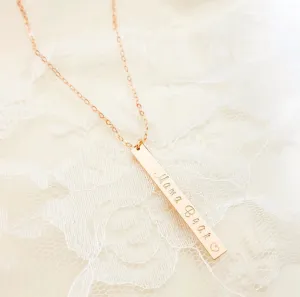 GRACEFUL VERTICAL BAR NECKLACE