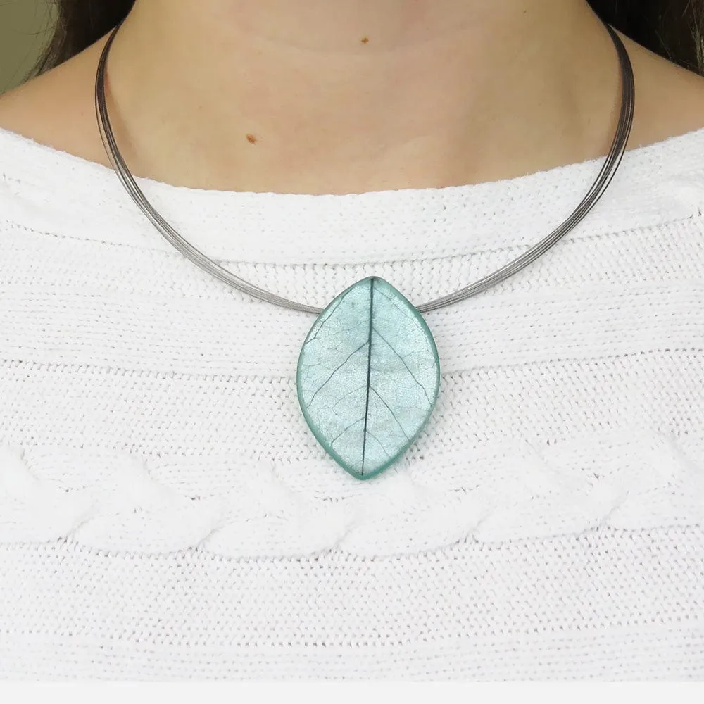 JADE SKELETON LEAF PENDANT