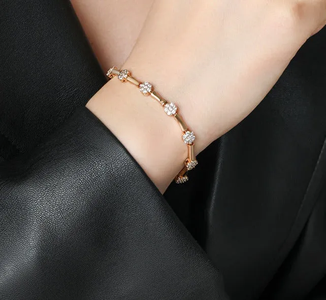 Jewelry is fashionable, trendy, elegant, personalized, simple and simple, and is a creative bracelet for your girlfriend and wife