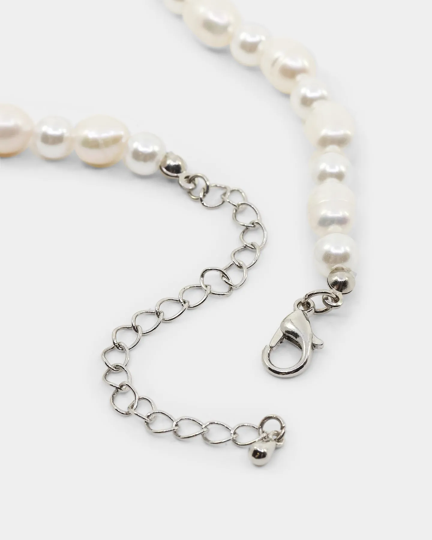 Loiter Beaded Pearl Necklace White/Black