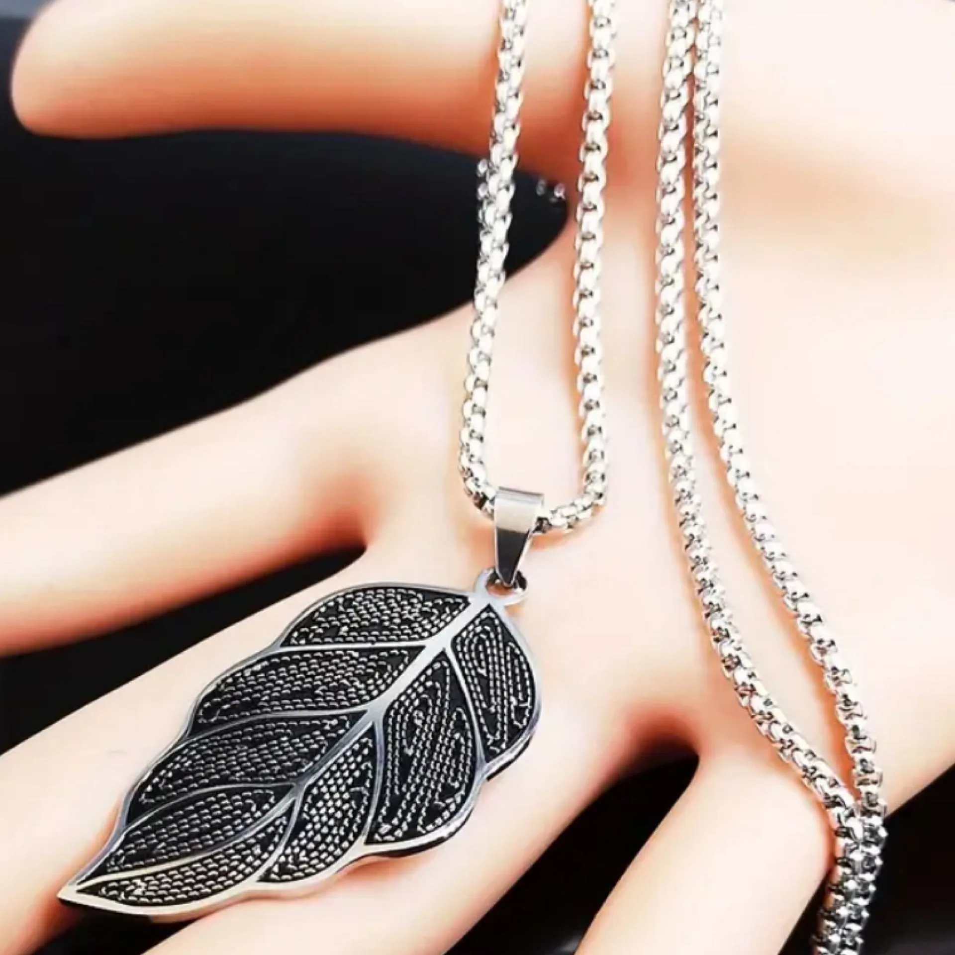 Silver Boho Leaf Pendant Necklace