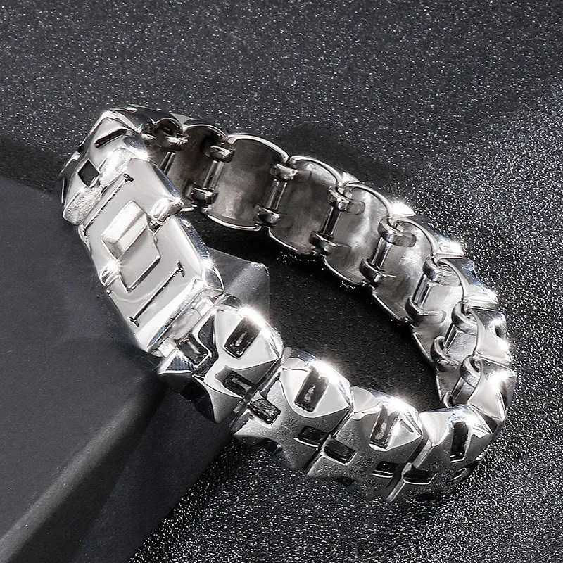 Stylish Men's Personalized Stainless Steel Bracelet - Creative Fashion Accessory